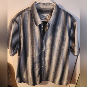 Like New Gibson Men's Navy and White Plaid Shirt Size Xl